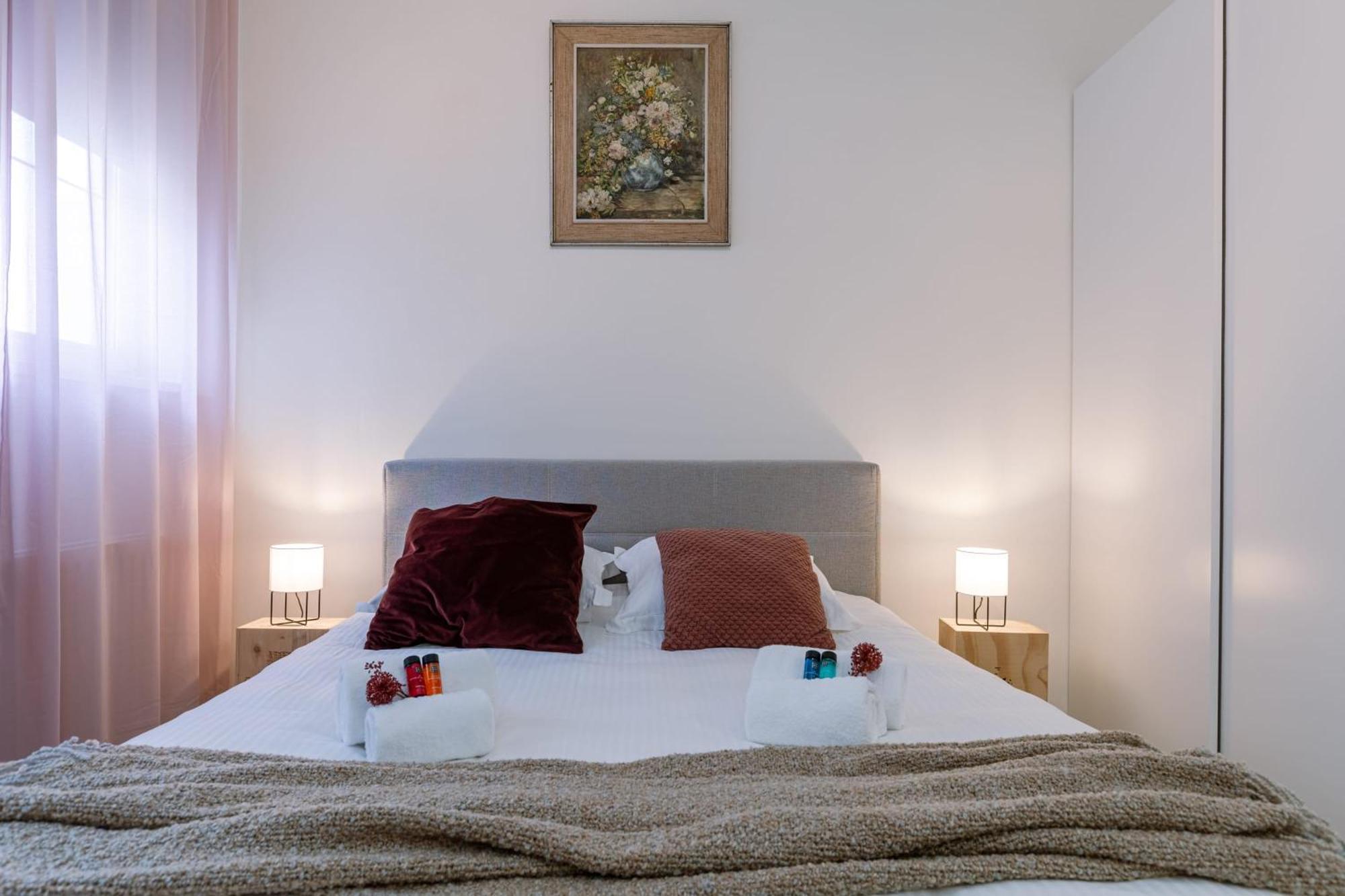 Spacious In The Heart Of Apartment