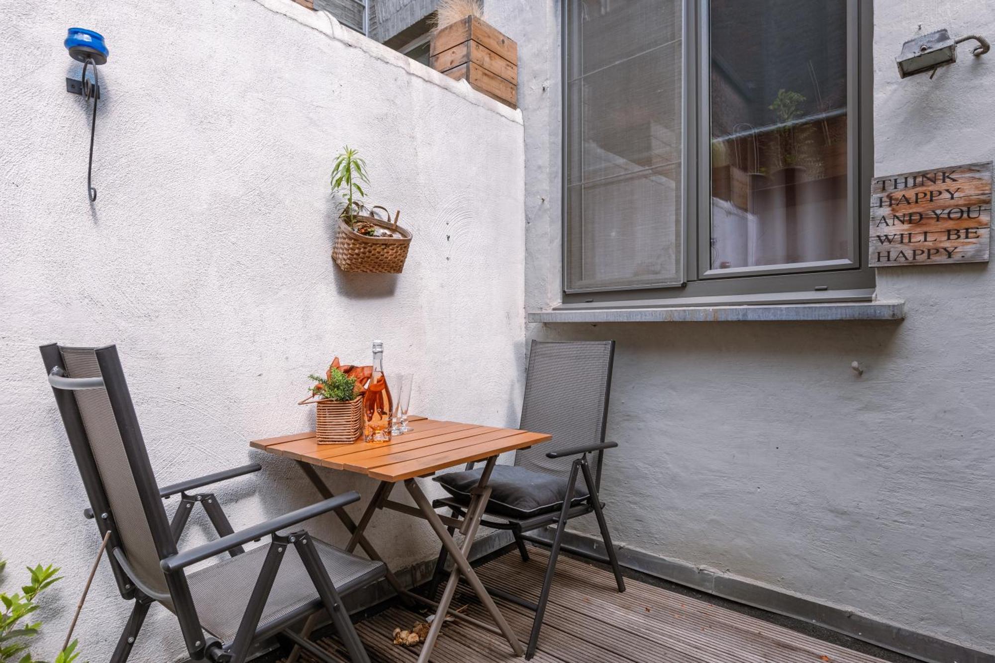 Apartment Spacious In The Heart Of *